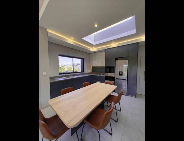 2 BEDROOM APARTMENT FOR SALE IN MENLO PARK